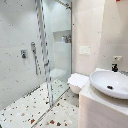 Apartment Shallvaret Center Tirana